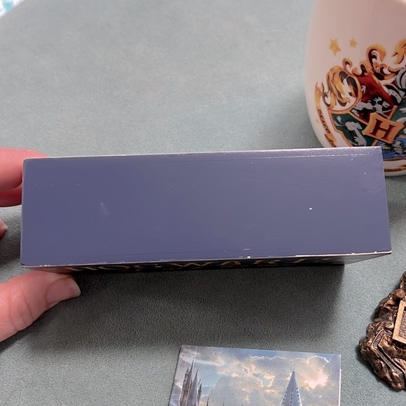 Harry Potter Hogwarts desk accessories castle mug sticker book and sign - Picture 11 of 12